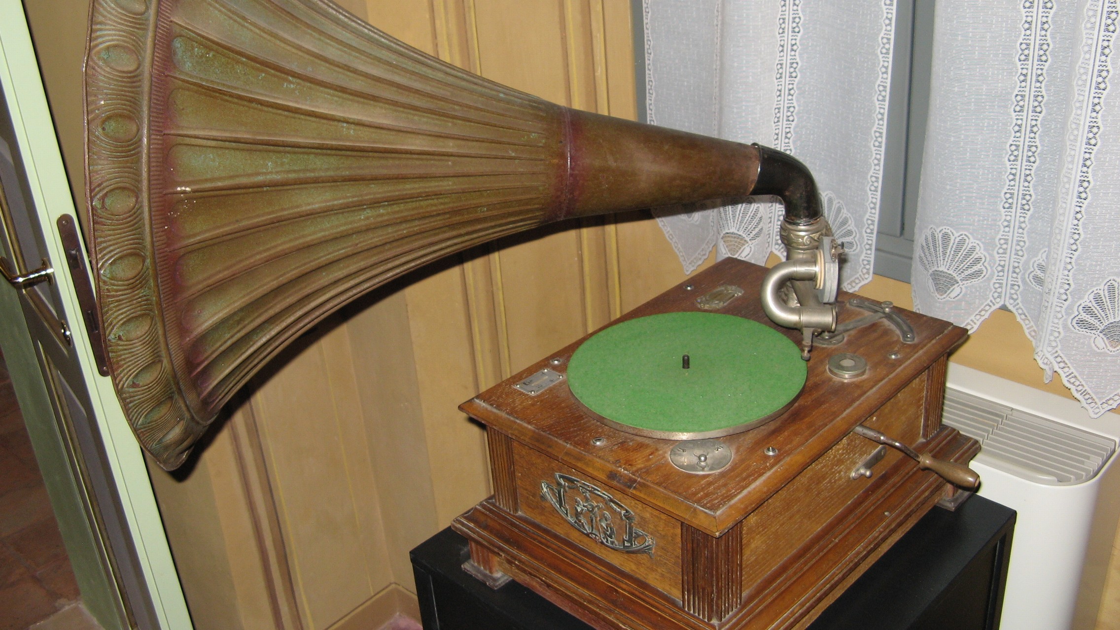 n_30- Collezione storica di macchine per la riproduzione sonora.jpg